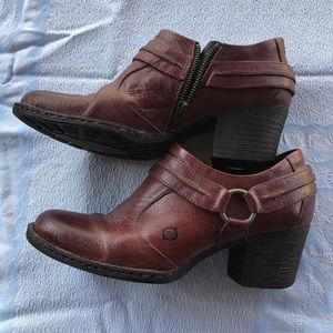 Born ankle boots 8.5 reddish leather